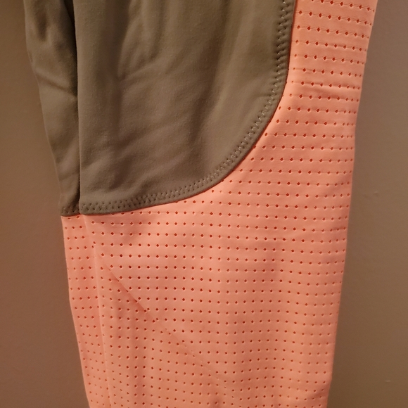 Victoria's Secret VSX Sport | Orange Knockout Capri Leggings - Picture 4 of 5